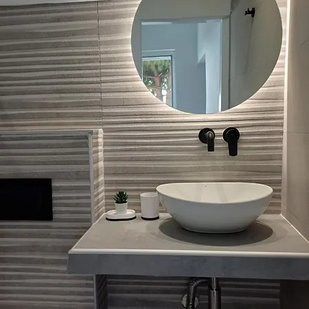 Abelaki Nyaraló Paramónasz